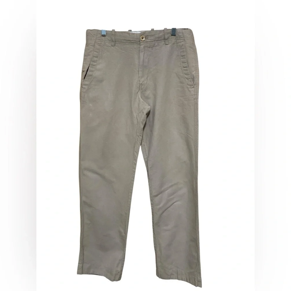 Banana Republic Men's Relaxed Fit 31X32 Khaki Chinos Pants.